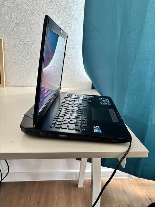 Asus Rog 17 inch.. Gaming.. Procesor i7-4700HQ• 16gb ram•GTX 770 -3gb