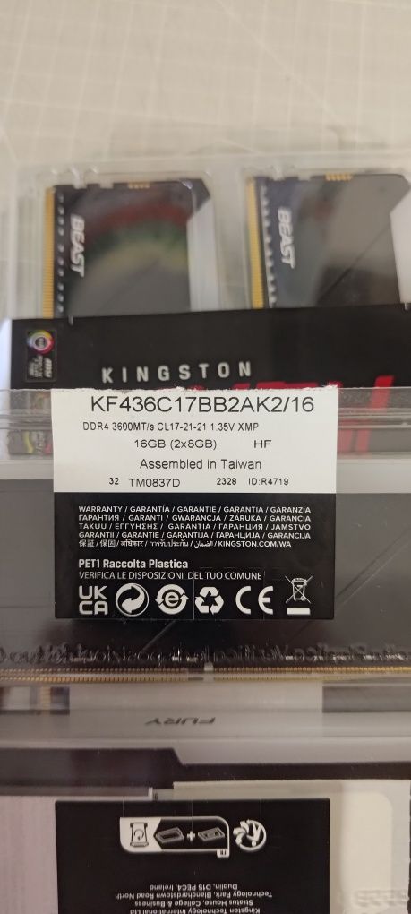 32GB - 2 Кита Kingston FURY Beast RGB Black 16GB (2x8GB) 3600MT/s DDR4