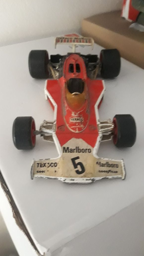 Corgi McLaren M23B F1 mașină de curse model Texaco Marlboro 1975 Fitti