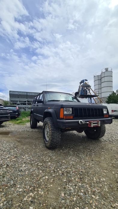 Jeep Cherokee XJ 2.5 benzina