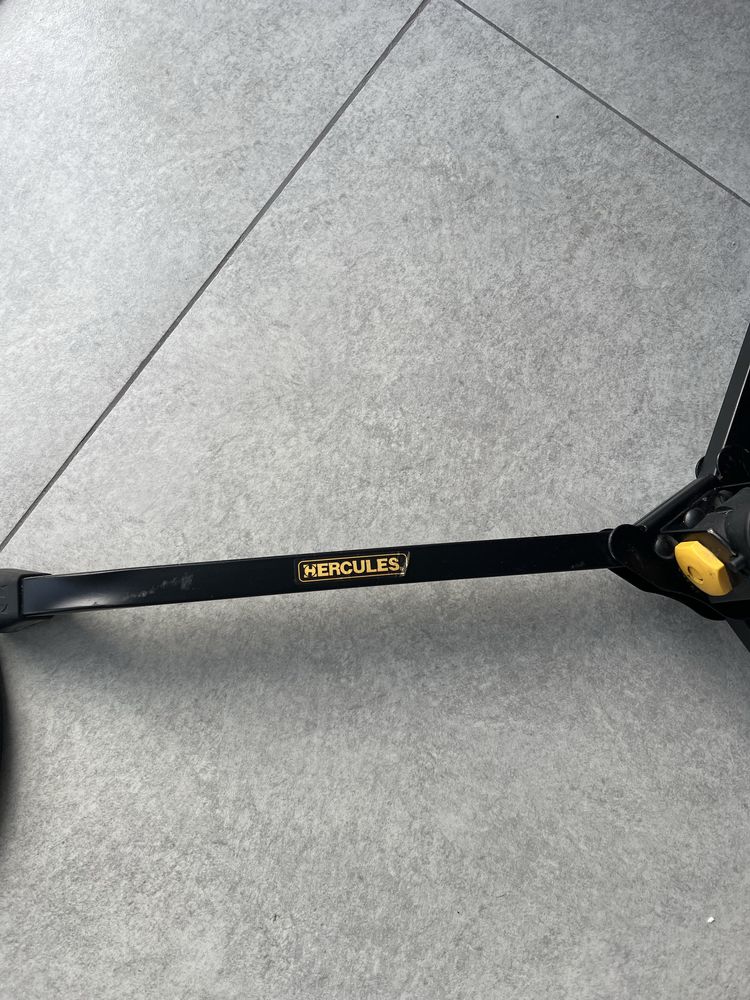 Продам пюпитр для нот