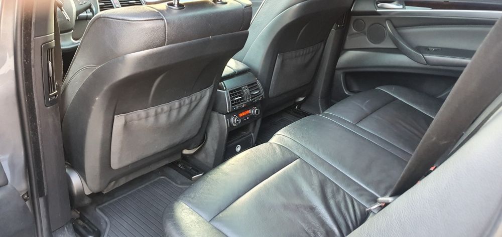 BMW  X5 3.0is vând-schimb