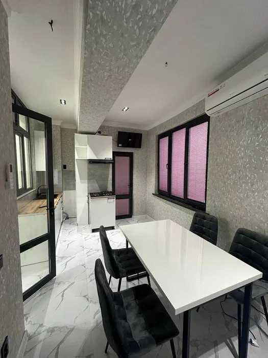 СРОЧНО!!! Сдам  Квартиру, Район Мирзо-улугбек , метро М.Горький , 823*