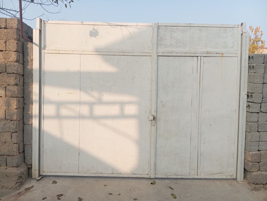 Darvoza xolati yaxwi boyi 2.50 eni 3.45 metr
