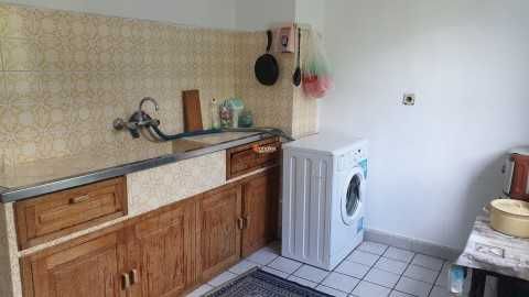Продава се: Тристаен апартамент 108 кв. м.,  в саниран блок, гр.Баня