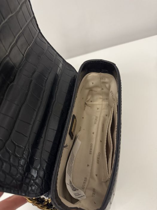 Дамска чанта Guess