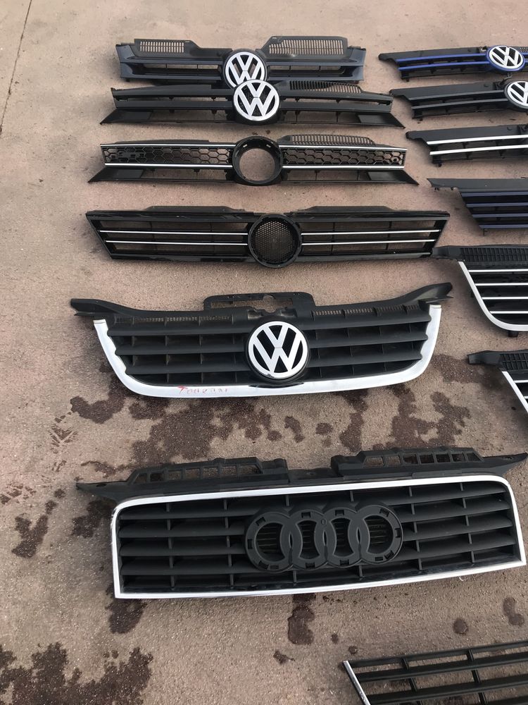 Grile radiator Grile bara fata cu emblema VW