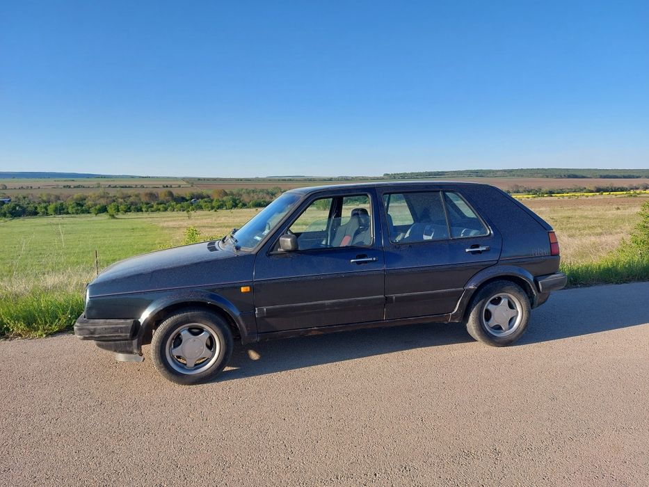 Продава се Голф 2