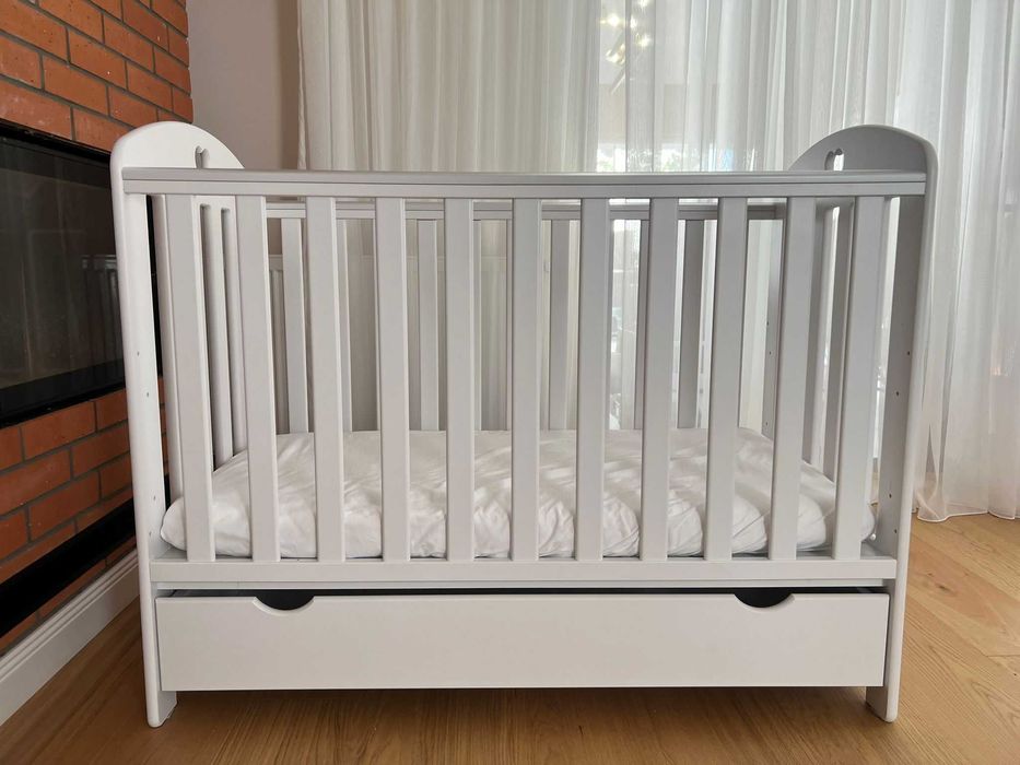 Patut bebe din lemn multifunctional Sisi Ideal Bebe
