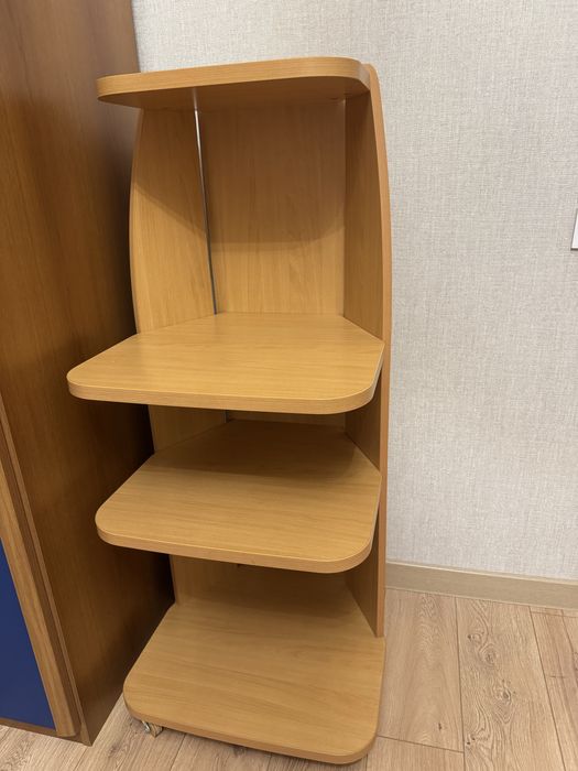 Продам стеллаж для книг и игрушек