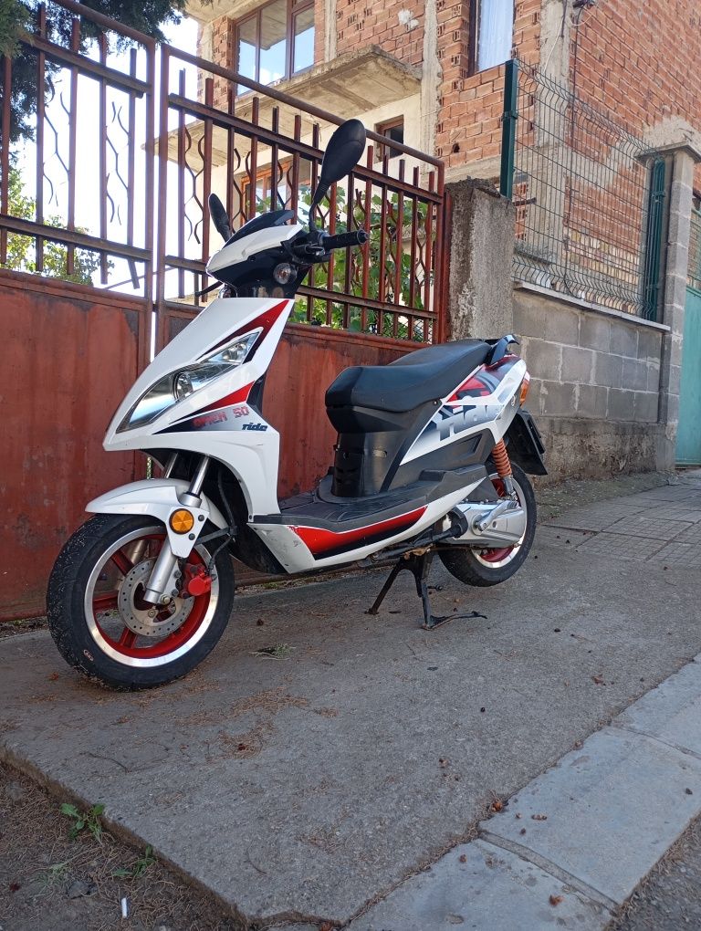 Скутер Omen 50cc