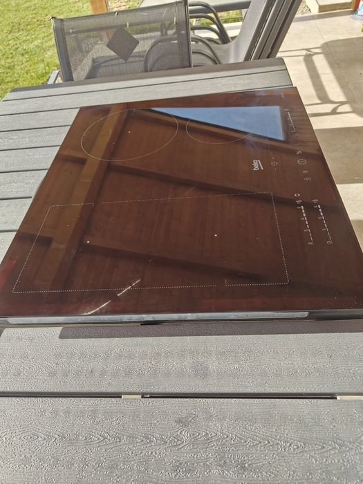 Plită electrică cu inducție Beko