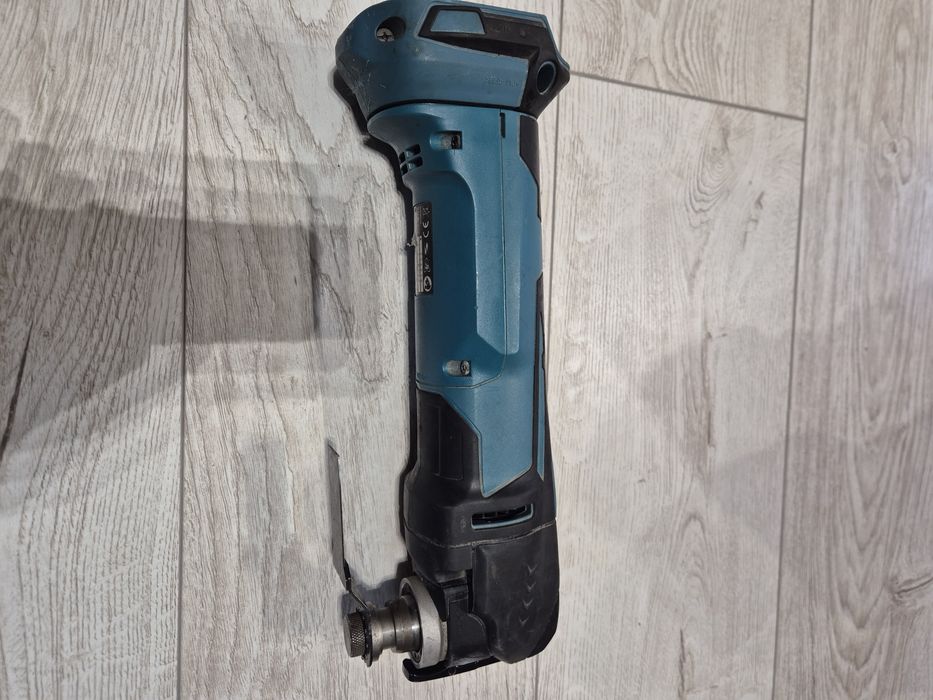 Multicutter makita 18v dtm 51