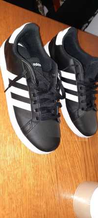 Incaltaminte sport Adidas