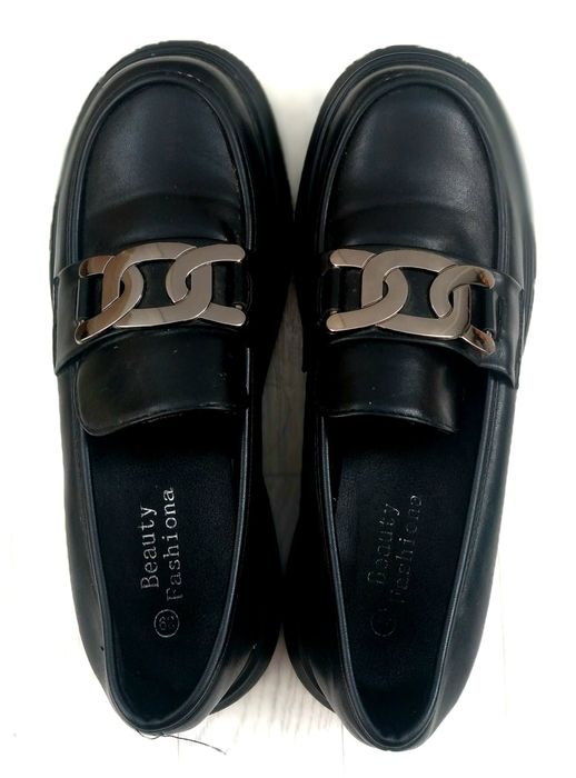 Женские  полуботинки  с   толстой  подошвой  39 размера