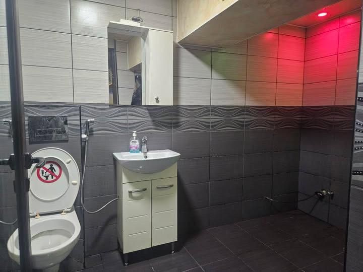 НОВА ВИЗИЯ -Парти зала, бар "General Bar" на вечер във Варна.
