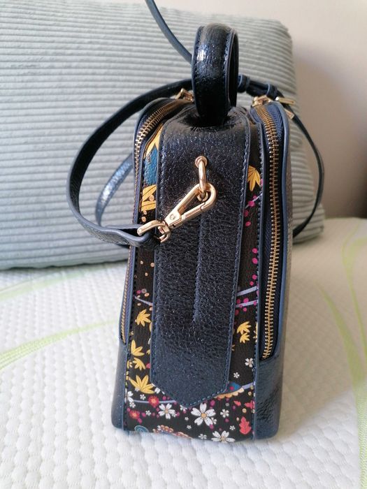 Дамска модерна чанта Axel.