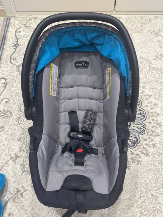 Срочно продаётся автокресло Evenflo