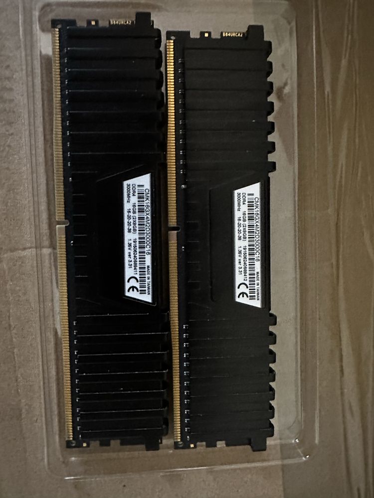 Memorie ram corsair Vengeance 16gb 2x8 ddr4 3200