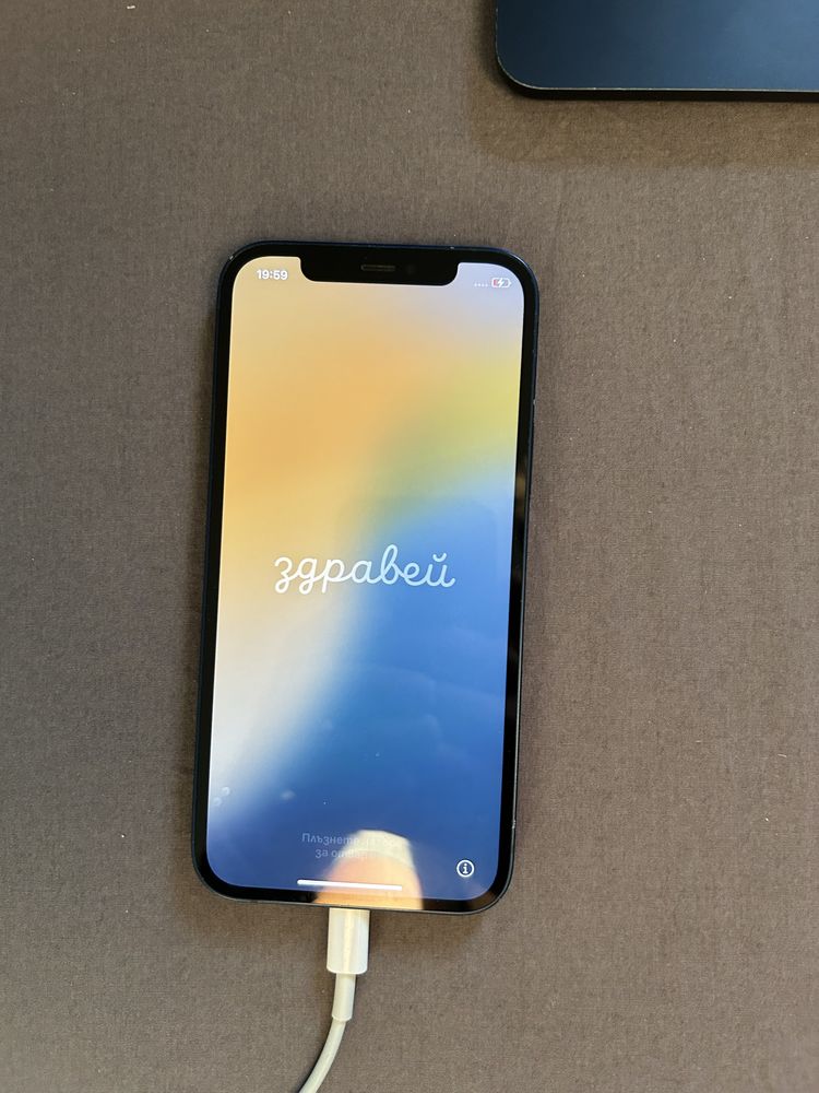 iPhone 12 Blue — 128GB — кутия + кабел + 2 кейса — батерия 77% (София)