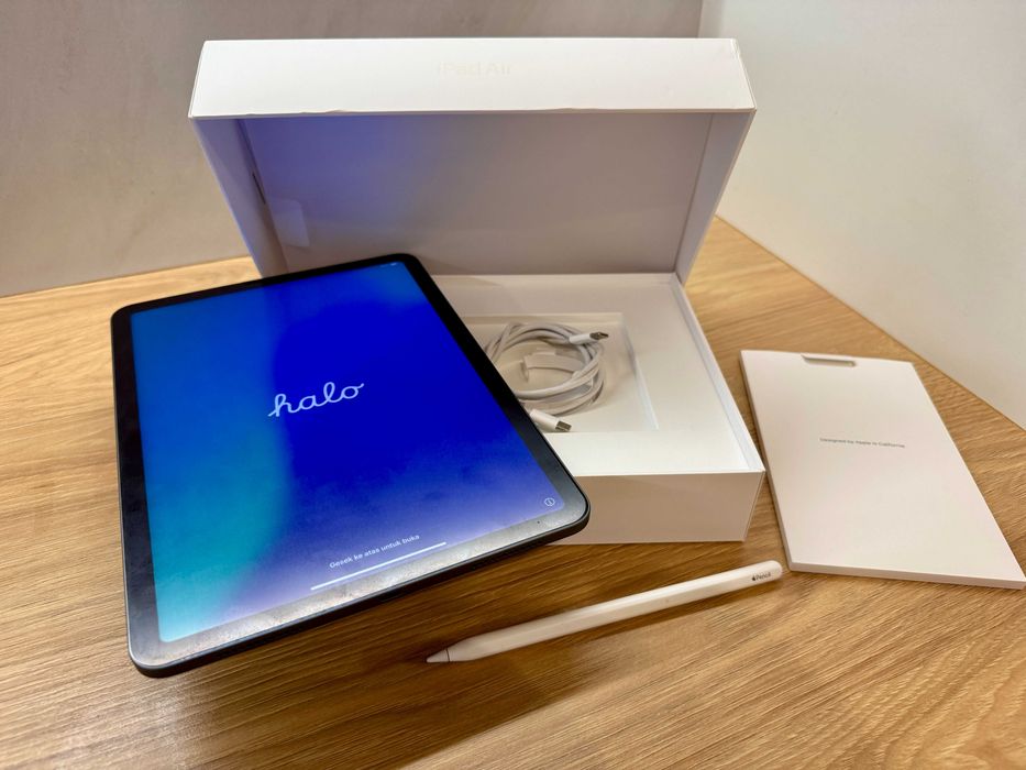 iPad Air 4th Gen (64GB) + Apple Pencil 2nd gen: Като Нови + Подарък!