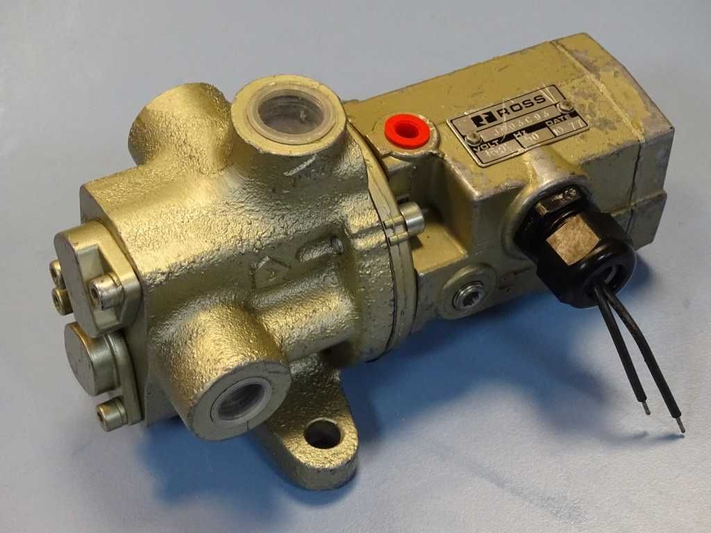 Пневматичен разпределител за преси ROSS J2776A3001 control valve 100V