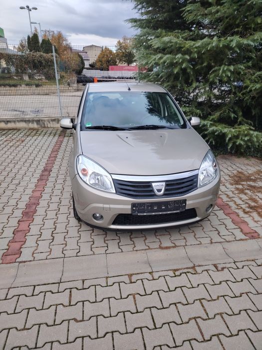 Vînd Dacia Sandero 1.6 din 2009