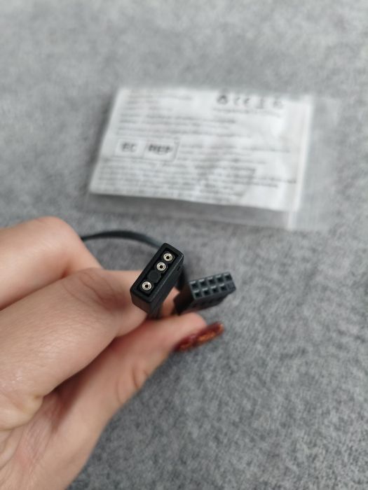 Adaptor iHaospace RGB 9 pin la 3 pin ARGB 5V pentru Thermaltake Riing