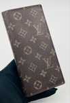 LOUIS VUITTON Portefeuille Brazza Brown вертикален портфейл