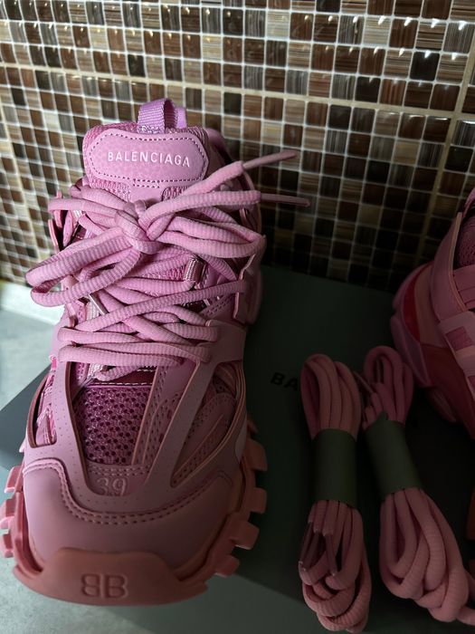 Balenciaga track pink