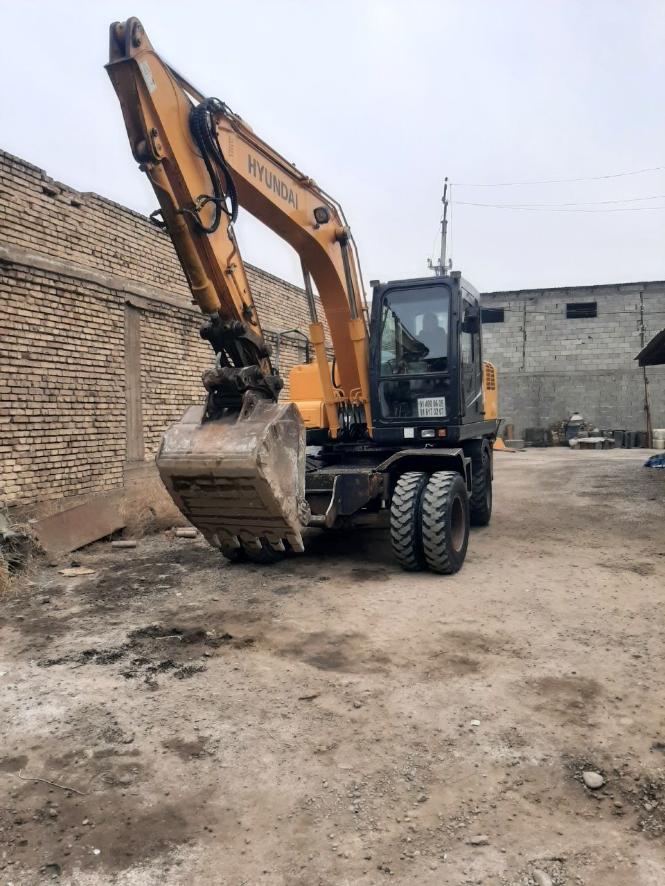 Hyundai 1400 сотилади