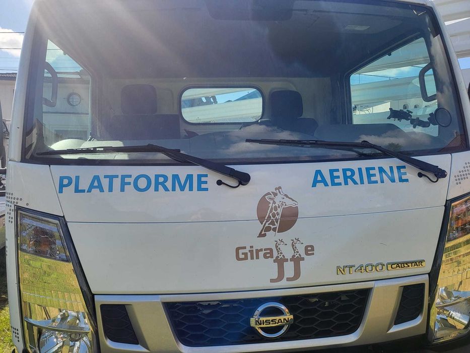 Inchiriem PRB Auto Nacela pt. montaj Panouri Fotovoltaice