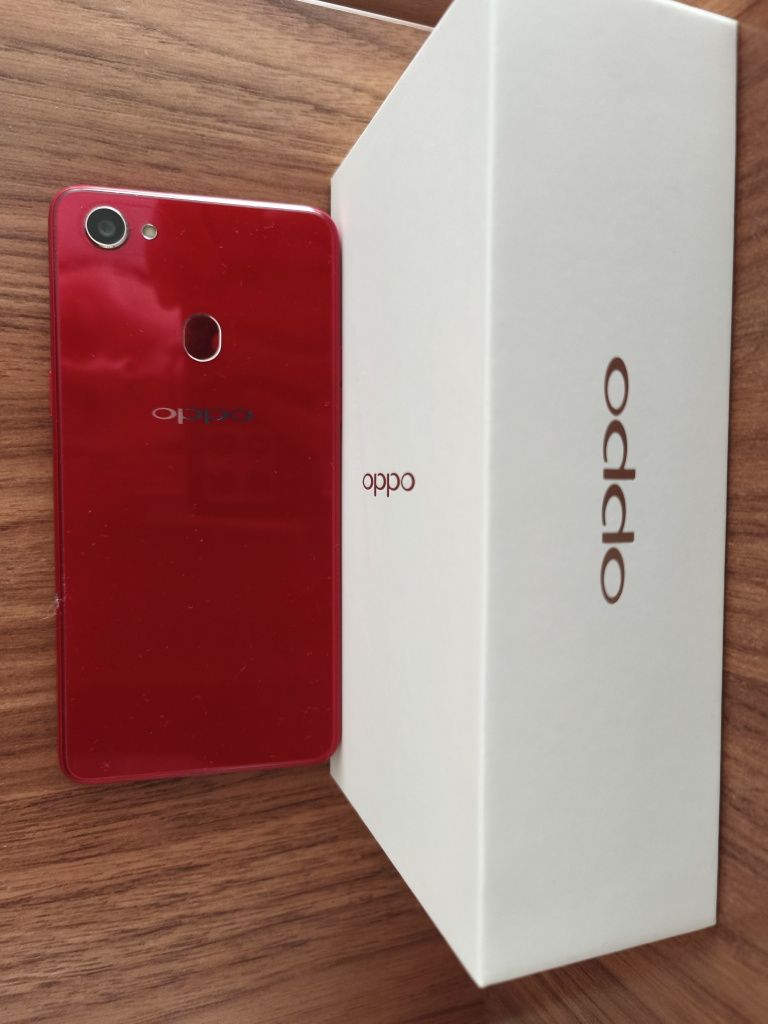 Смартфон Oppo F7 Red