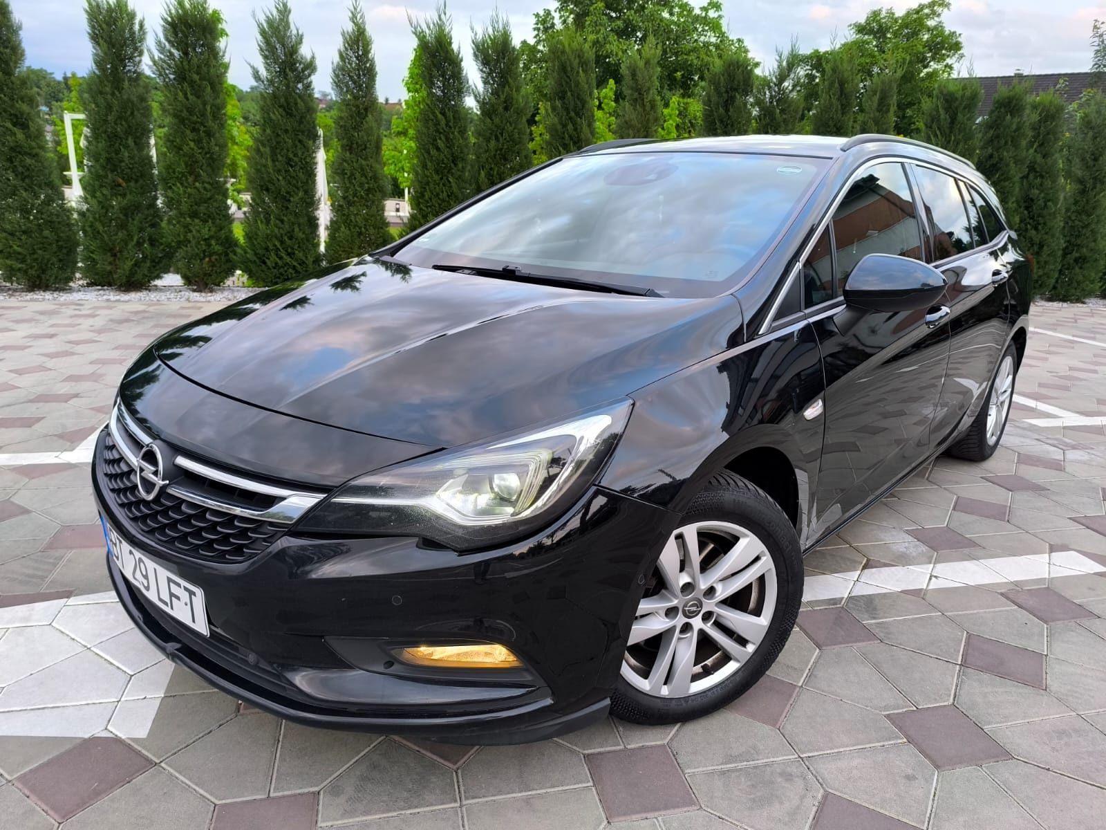 Vând Opel Astra K Sports Tourer+ an 2018, 100 kw, 136 CP, 1.6 automat
