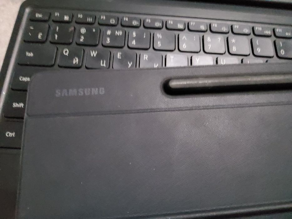 Чехол с клавиатурой Samsung