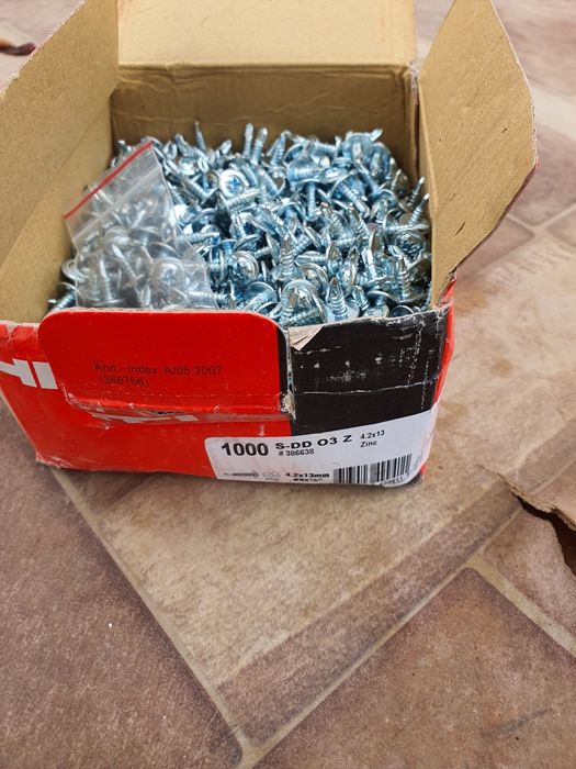 Vând diferite  scule  hilti