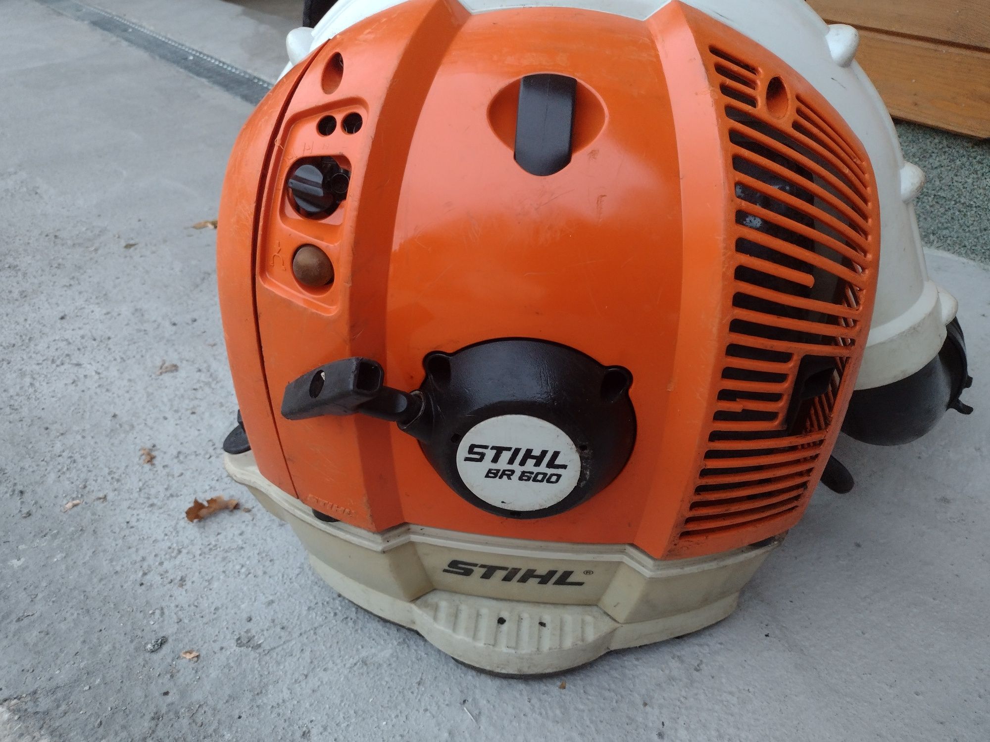 STIHL BR 600 4MIX Бензинова духалка ЩИЛ 600