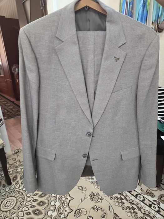 Продам мужской костюм