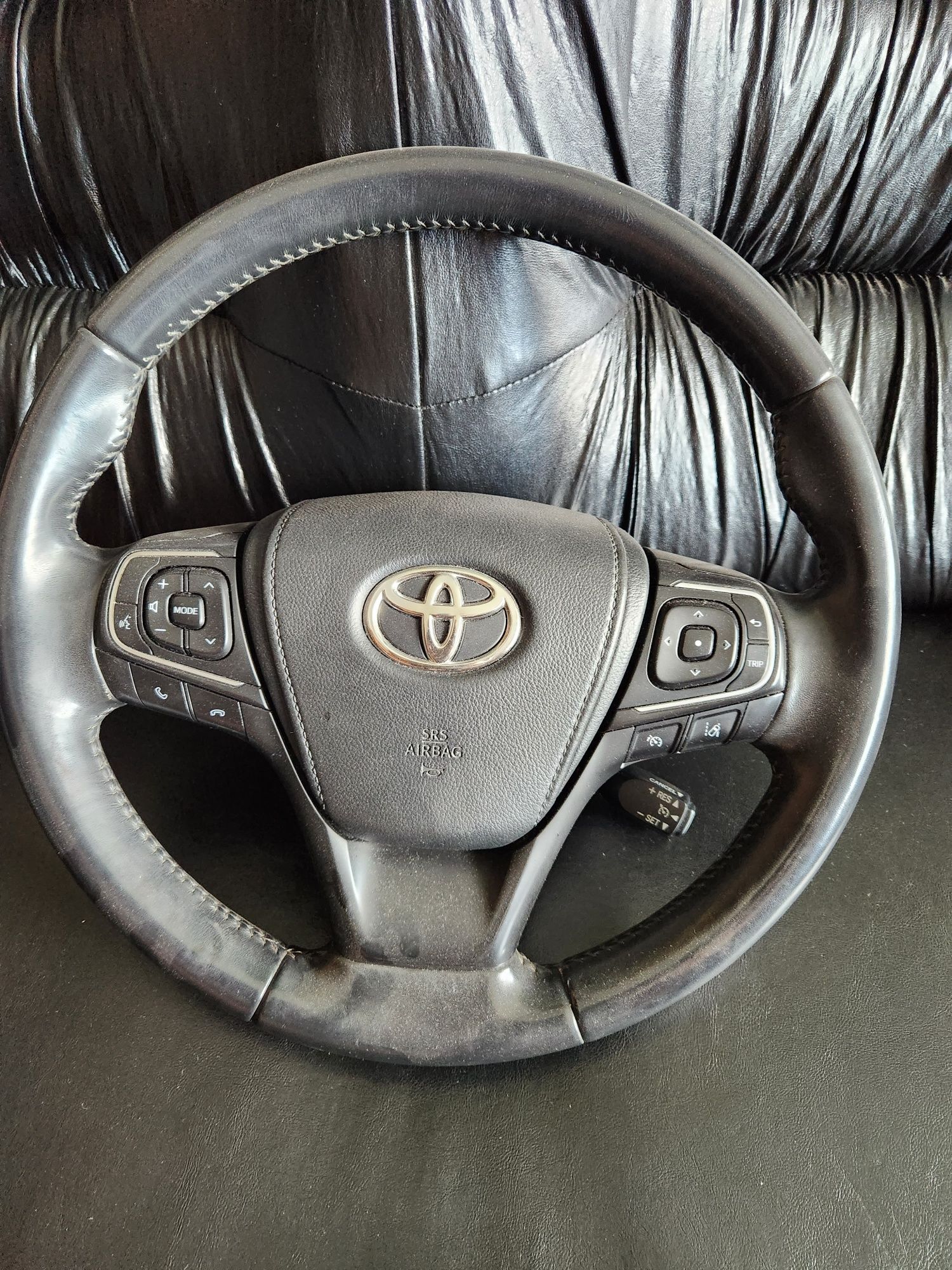 Волан за Toyota Avensis T27