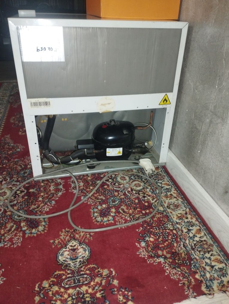Мини холодильник Midea
