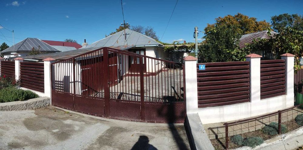 Casa de vanzare com. Cotesti