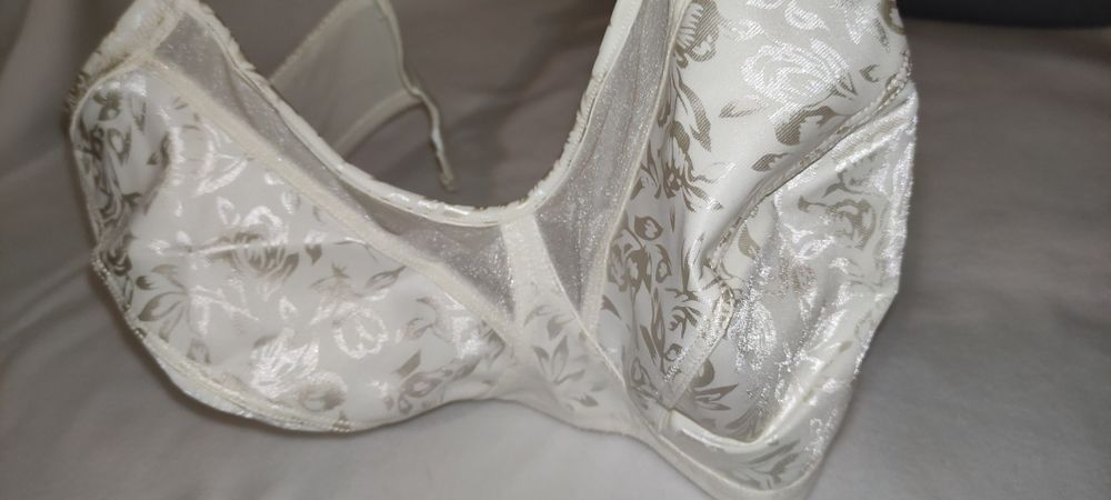 Сутиен за едър бюст