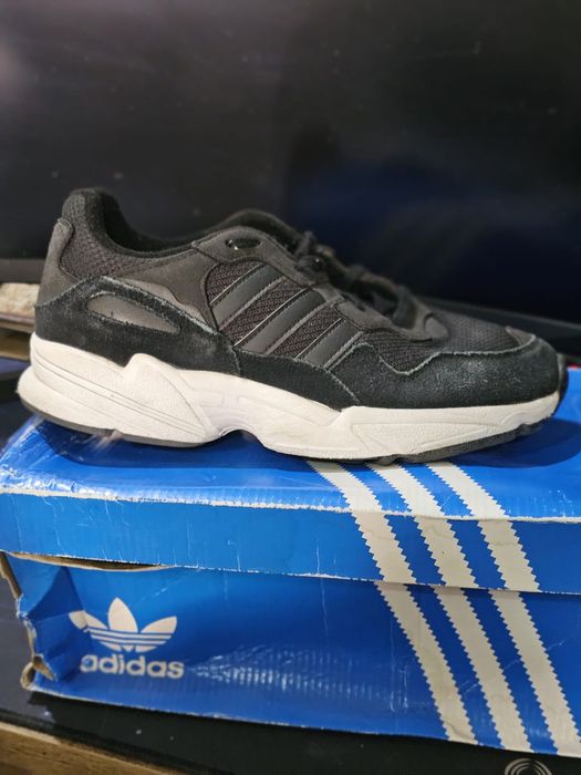 Pantofi sport Adidas marimea 39-40