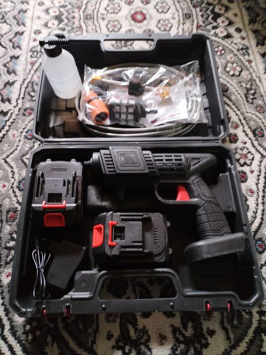 Akkumlyatorli Karcher komplekt sotiladi.
