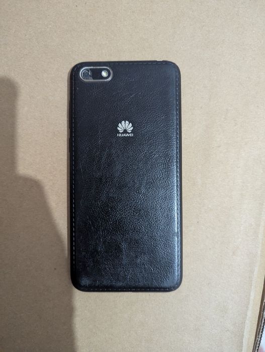 Смартфон Huawei Y5 Lite бюджетник