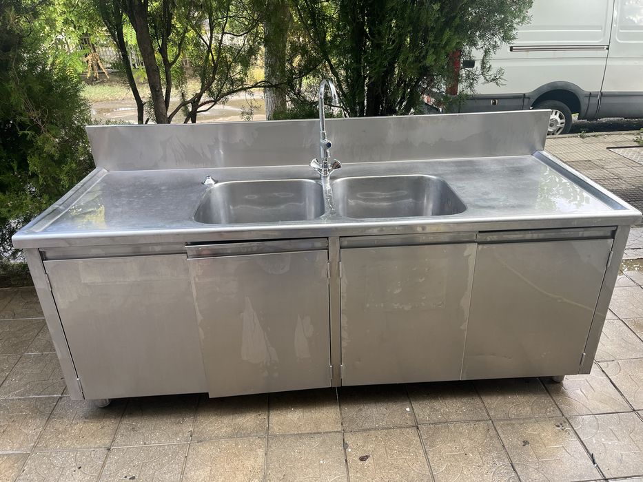 Мивка с работен плот неръждавейка професионална