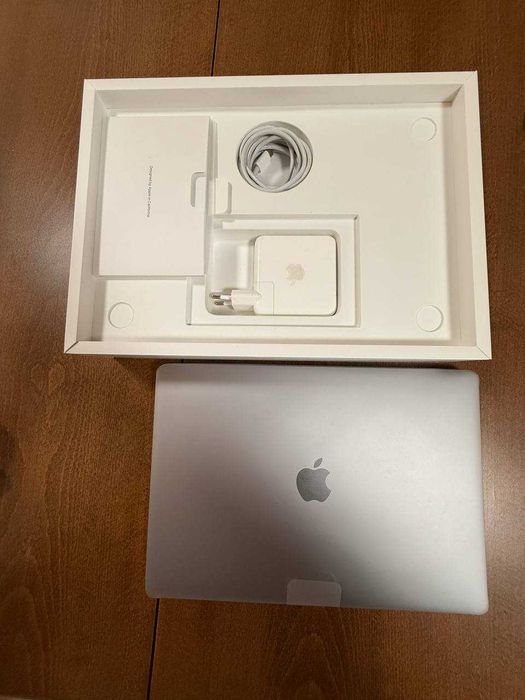 MacBook Pro M1 256 - без забележки