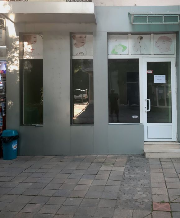 Дава се под наем Магазин в Плевен, Идеален център - 70 кв.м за 500 € - Снимка #2