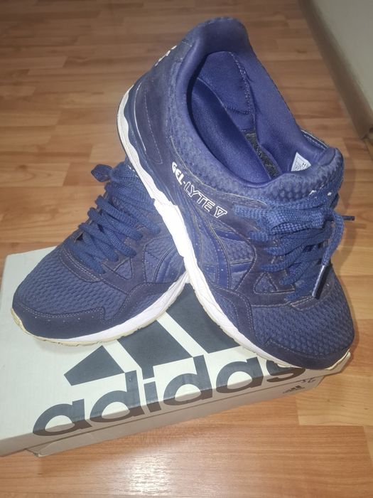 Pantofi sport Asics 42,5