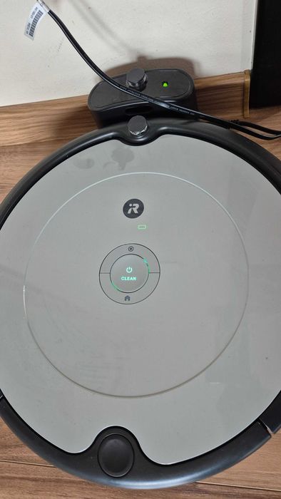 Aspirator iRobot Roomba 698